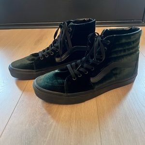 Men’s Vans Velvet Sk8-Hi (Green/Black)